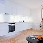 Sanders Tower - Chic Two-bedroom In Charming 아파트 *